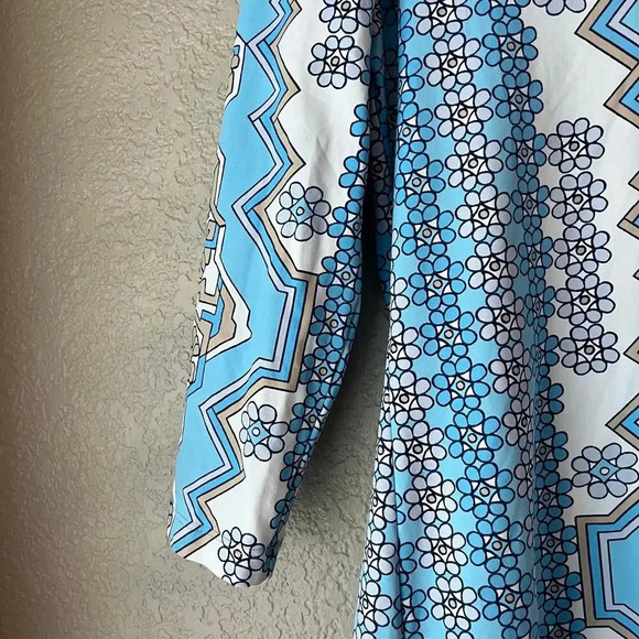 J. McLaughlin Long Tunic Blouse Blue Tan Small Geometric Floral - Picture 4 of 7